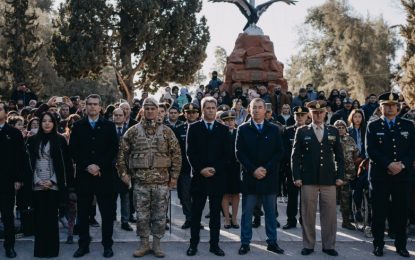 El gobernador Uñac encabezó el acto de juramento de fidelidad por el Día de la Bandera